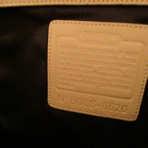 Coach BO6S-8626 Graphic/White Tote - Picture 8 of 11